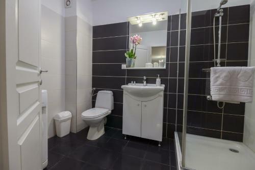 Gold Class Apartment Ams