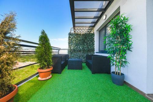 Panoramic Apartment With Terrace
