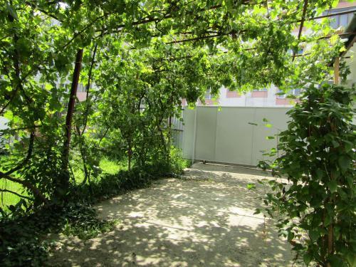 Apartamento Small House With Private Yard And Parking Place