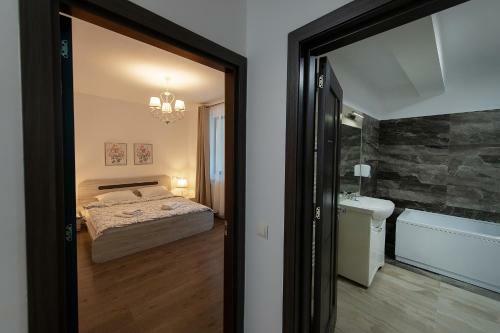 Tonitza Apartments