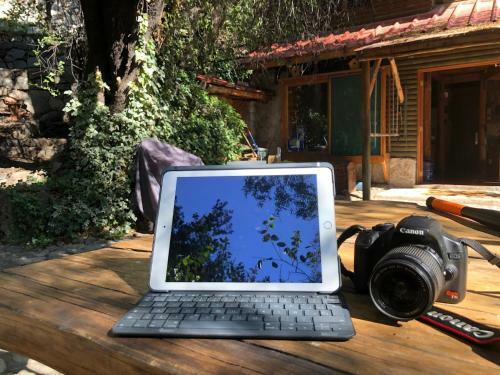 Casa de Monta�a Inmersa En Bosque Nativo