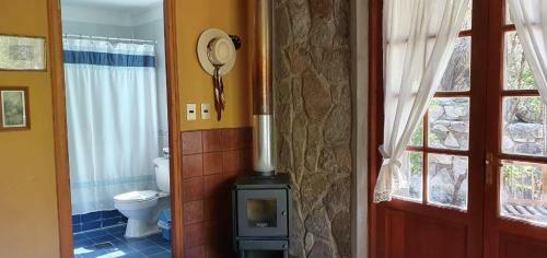 Casa de Monta�a Inmersa En Bosque Nativo