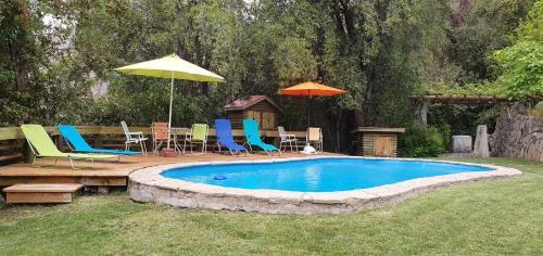 Casa de Monta�a Inmersa En Bosque Nativo