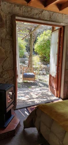Casa de Monta�a Inmersa En Bosque Nativo