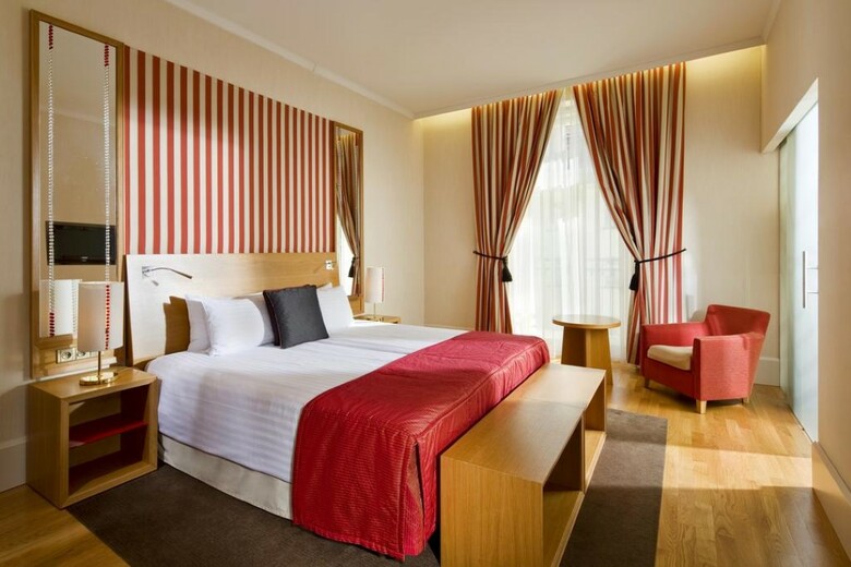 Mamaison Hotel Riverside