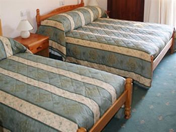 Hostal Little Foxes Hotel