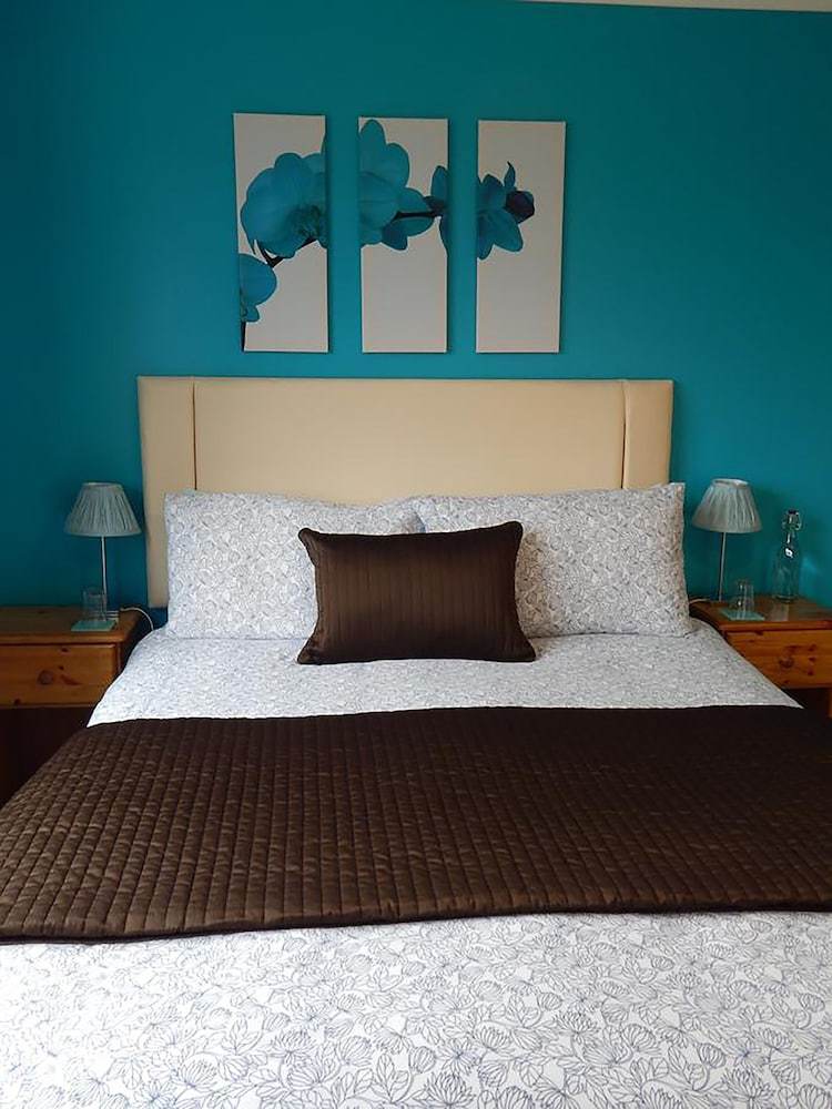 The Great Grubb Bed & Breakfast