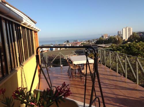 Hostal Pontoval B&B