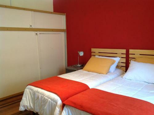 Hostal Pontoval B&B