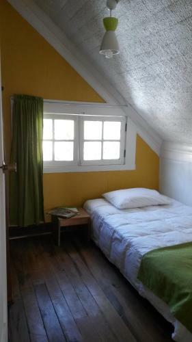 Hostal Pontoval B&B