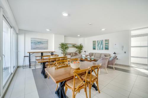 Apartamento Sunny Side 3br W/ View, Parking, Pool & Gym