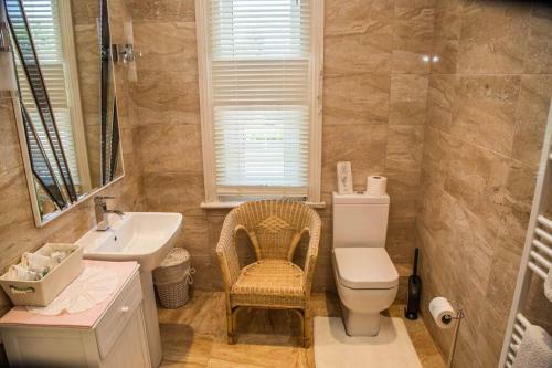 Hostal Cambridge Villa Hotel