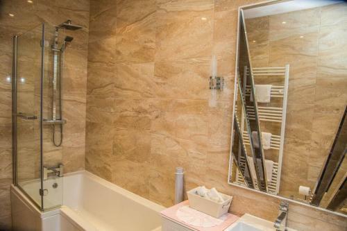 Hostal Cambridge Villa Hotel