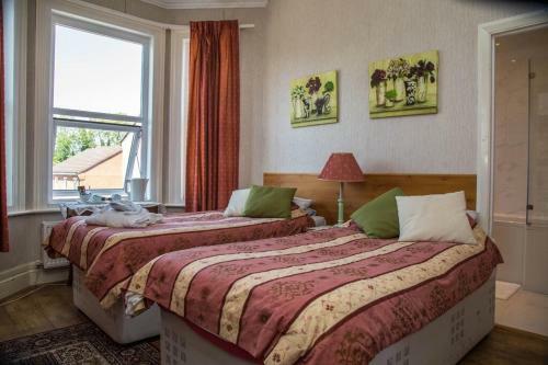 Hostal Cambridge Villa Hotel