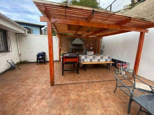 Agradable Casa En Vi�a Con Terraza Y Gran Quincho