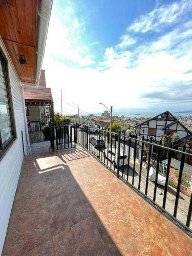 Agradable Casa En Vi�a Con Terraza Y Gran Quincho