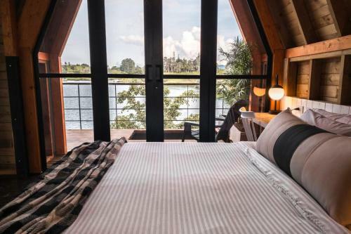 Glamping Con Jacuzzi Para Grupos En El Pe�ol Antioquia