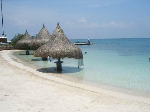 Playa Cove�as , La Sirenita Apartamentos