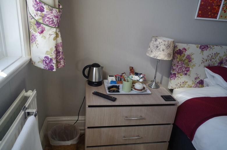 Hostal Varley House