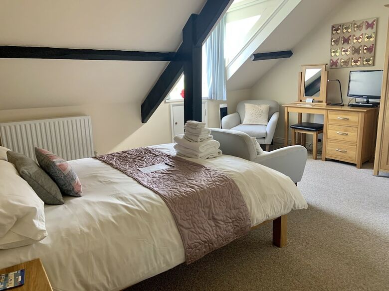 Hostal Epchris House