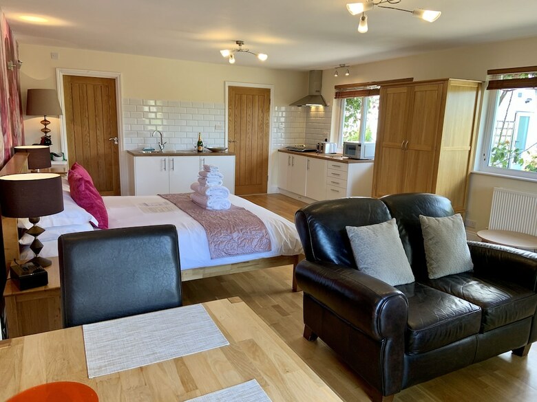 Hostal Epchris House
