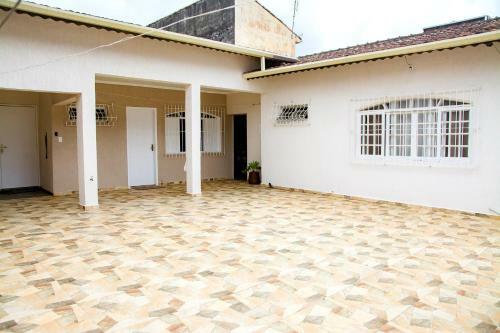 Novo Casa Com Piscina No Centro de Caraguatatuba