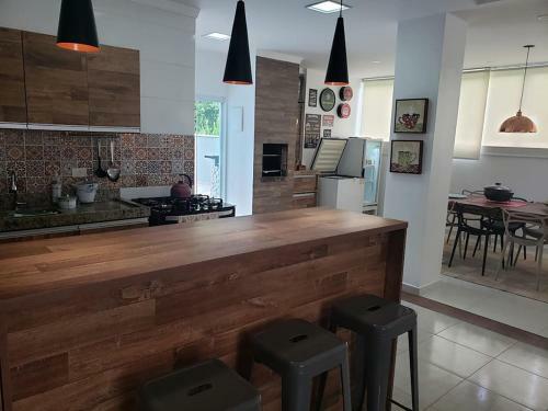 Casa Com Piscina Aquecida E Churrasq Em Massaguacu