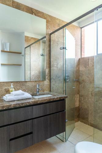 Apartamento Dos Maderos Poblado Medellin 1 Month Minimum Stay