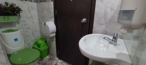 Hostal The Garden Lleras