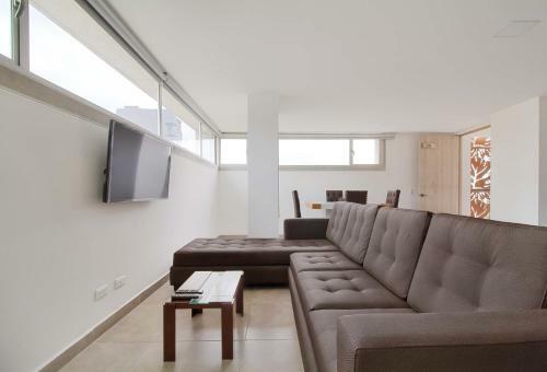 Camelot Apartahotel