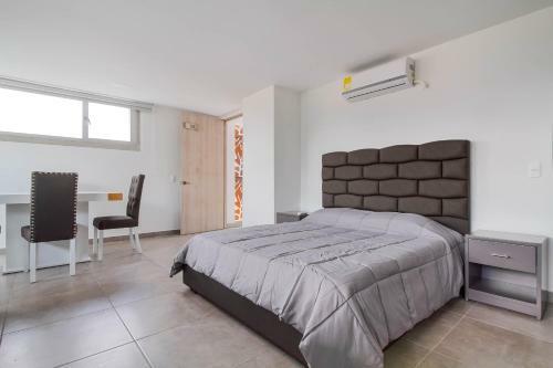 Camelot Apartahotel