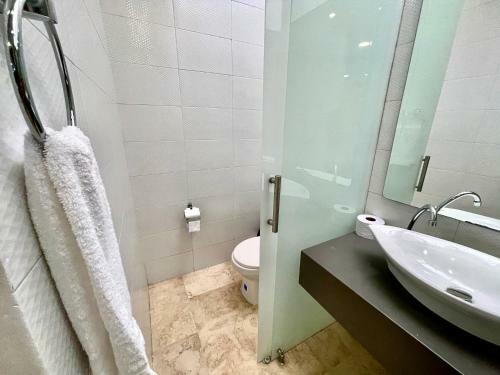 Casa Catalina Luxury 9bdr Villa In Lleras Park