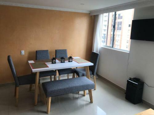Apartamento Amoblado En Los Colores Cerca A Todo