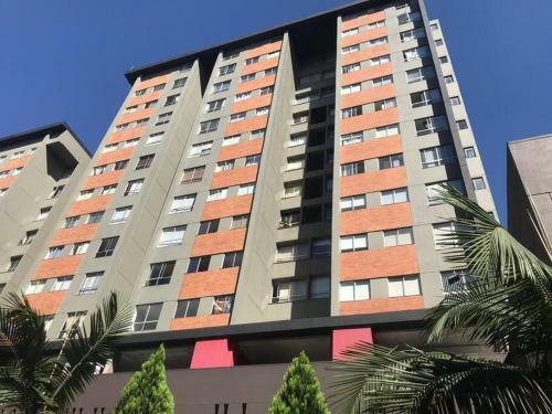 Apartamento Amoblado En Los Colores Cerca A Todo