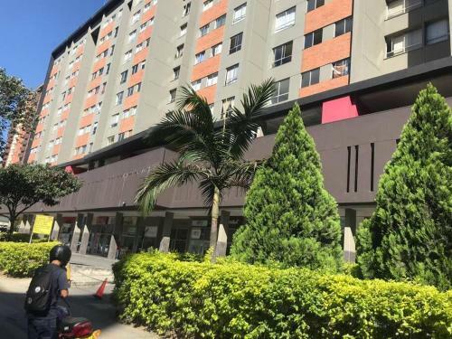 Apartamento Amoblado En Los Colores Cerca A Todo