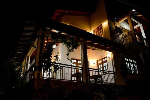Hostal Kings Kingdom Villa