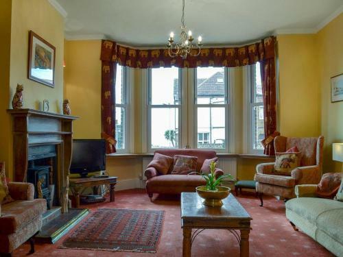 Pinewood House