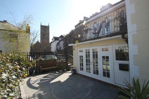 Hostal St Elmo Cottage