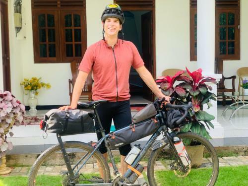 Hostal Geethani Tourists Home