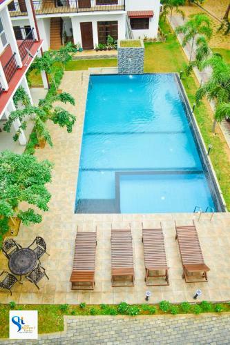 Hotel Summer Haven