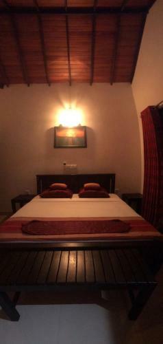 George's Motel