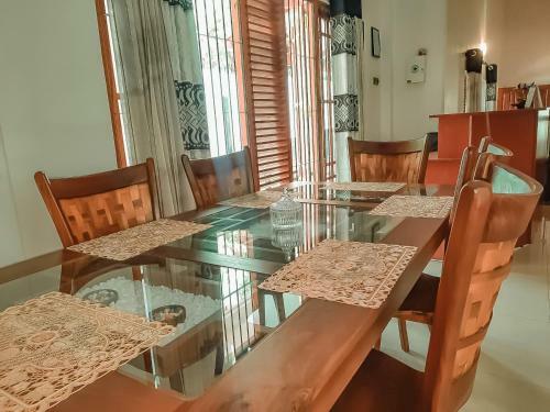 Hotel White House Ratnapura