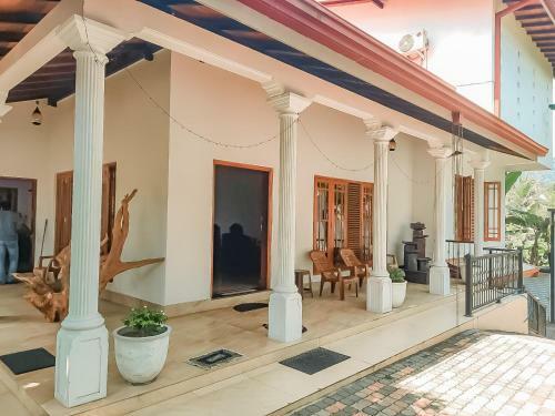 Hotel White House Ratnapura
