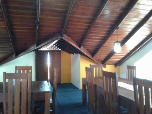 Hostal Dennis Inn