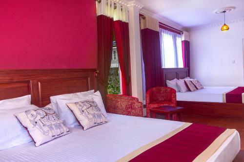 Hostal Windsor Residence