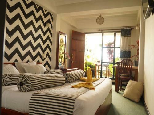 Hostal Redwood Homestay