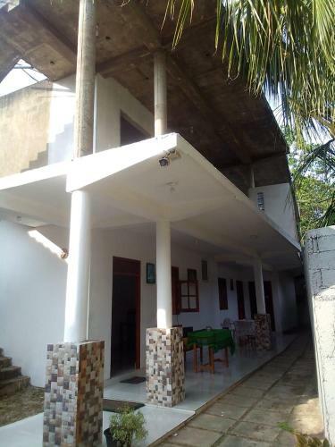 Hostal Pearls Guest Line