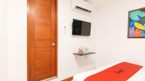 Hotel Reddoorz Plus @ Citi Star Sto. Tomas