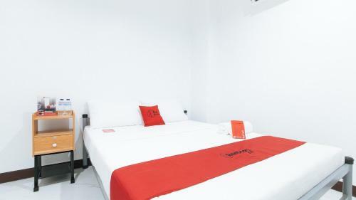 Hotel Reddoorz Plus @ Citi Star Sto. Tomas