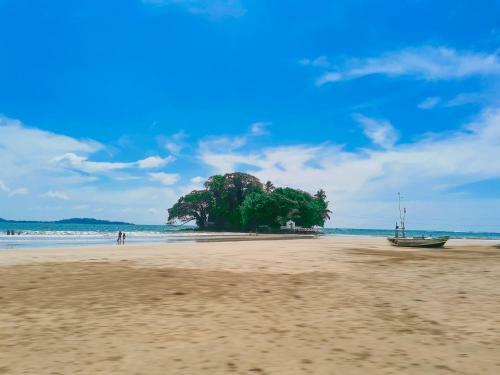 Beach Breeze Weligama